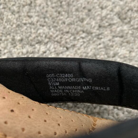 Cliffs By White Mountain "Forgiving" Flip Flop Sandals - Size 5.5M - Picture 10 of 11